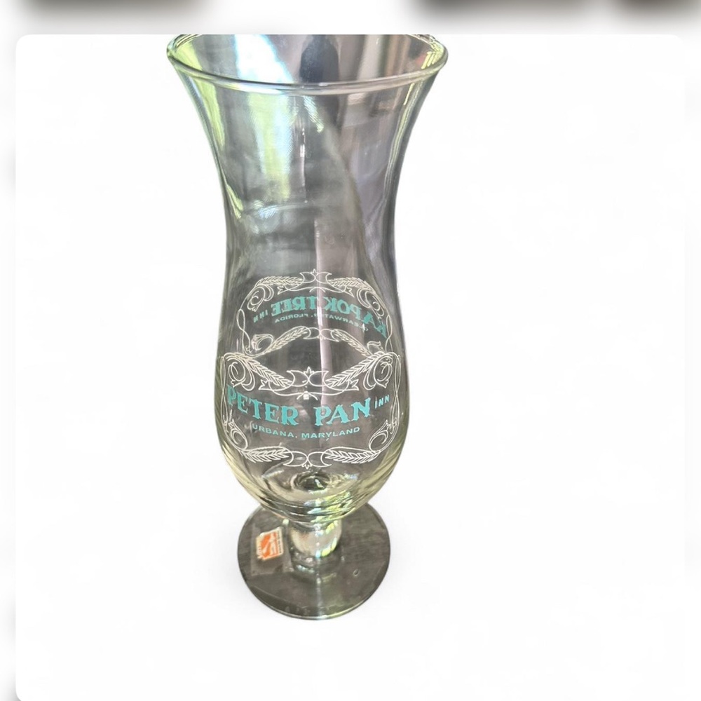 Vintage 10”hand blown Mexican glass vase